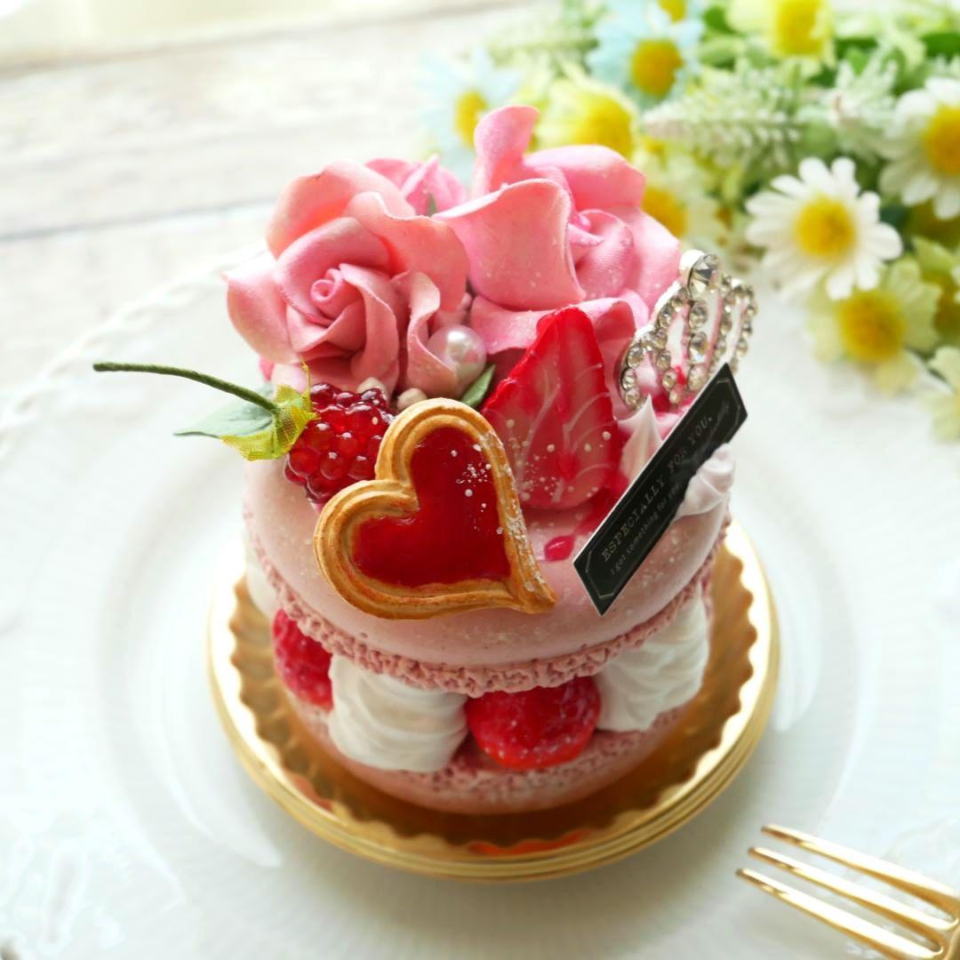 【ひまわり様】フェイクスイーツ◆薔薇飾り♡ホール苺サンドの大きなマカロンケーキ◆
