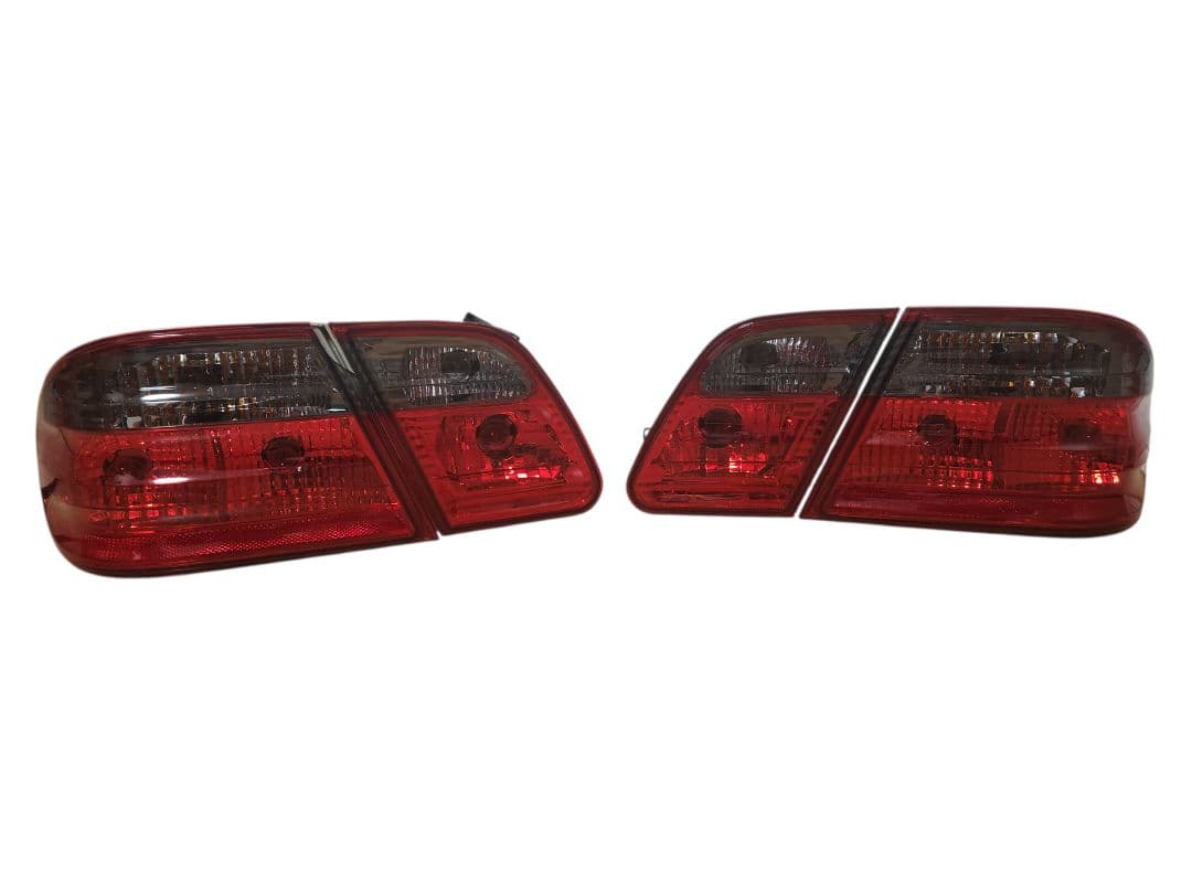 ​【未使用・訳あり】ベンツ Eクラス W210 テールランプ 左右セット