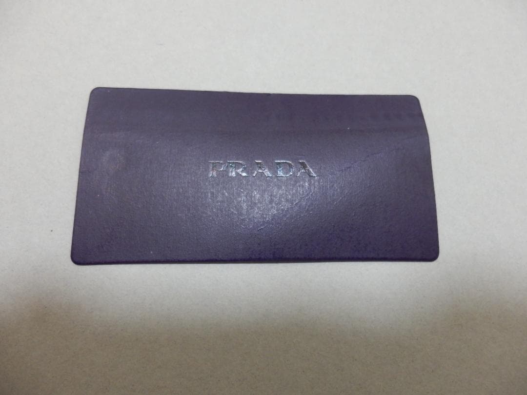 PRADA レッド レザー キーケース