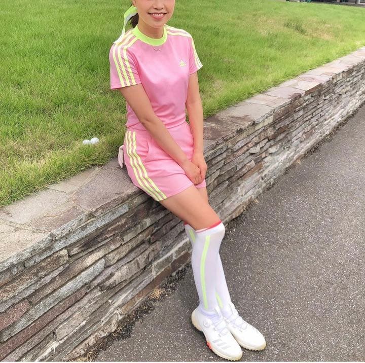 アディダスゴルフ　セットアップ　ピンク✖️ネオンイエロー