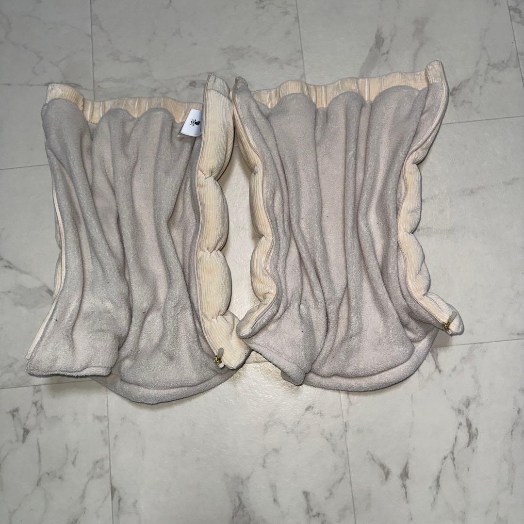 マーク&ロナ、ベージュ色 レッグウォーマー