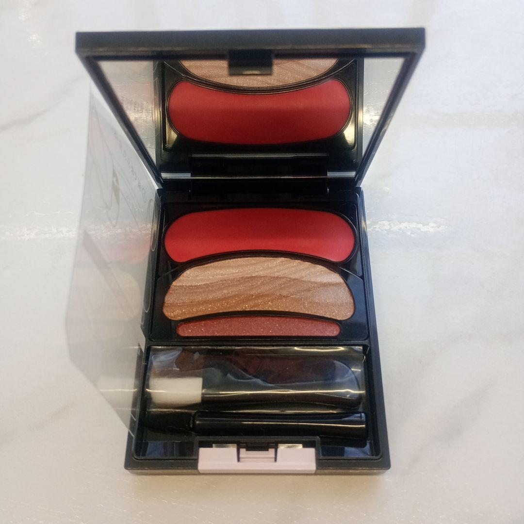 2月限定価格AUBE ブラシひと塗りシャドウN15 レッド