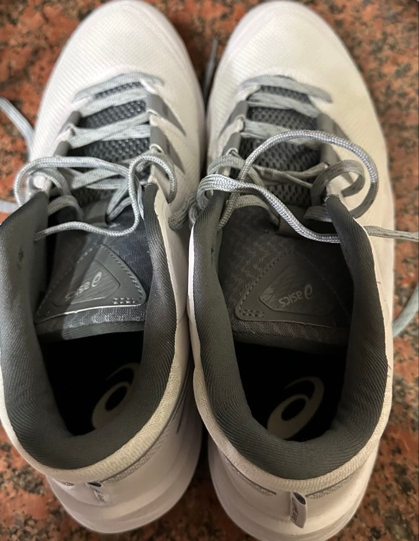 asics バスケットボールシューズ　UNPRE ARS