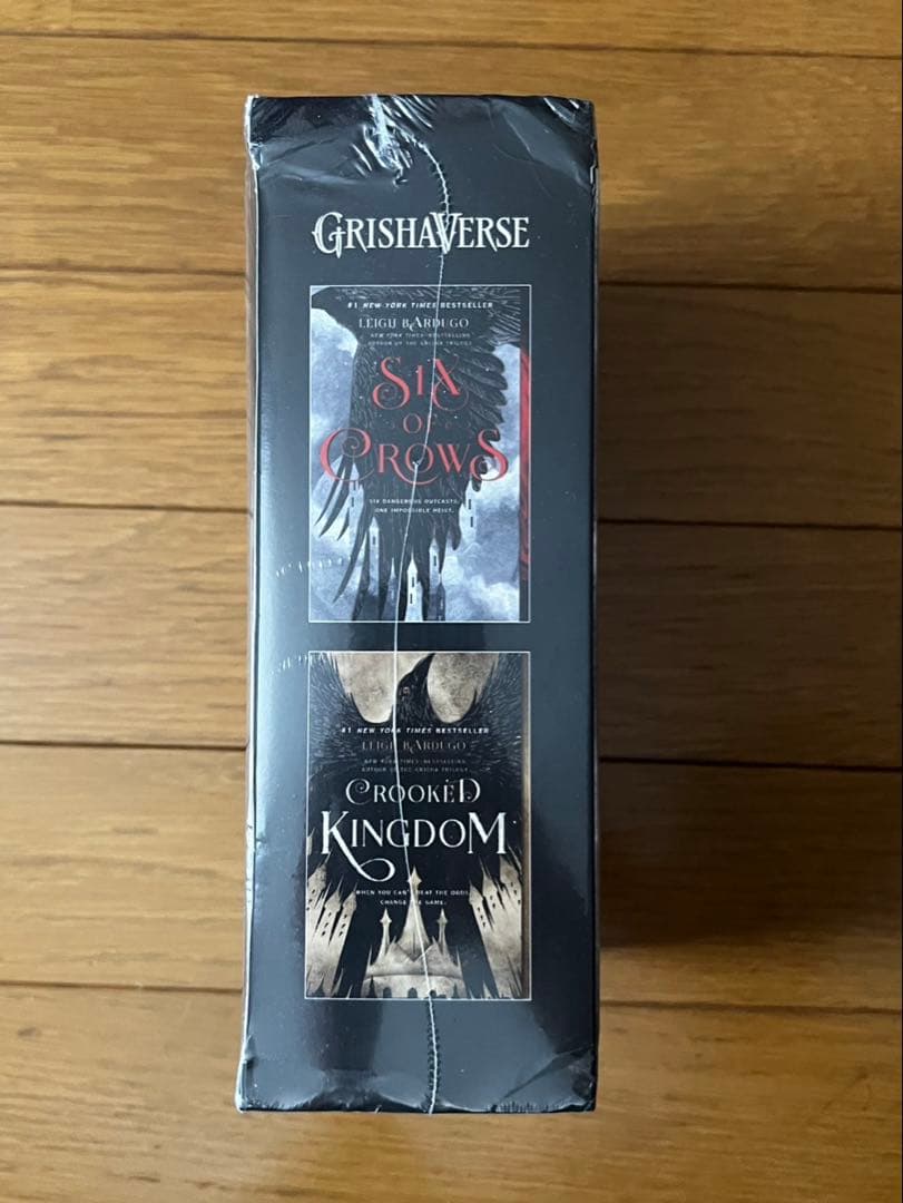 洋書 Unopened Six of Crows Duology