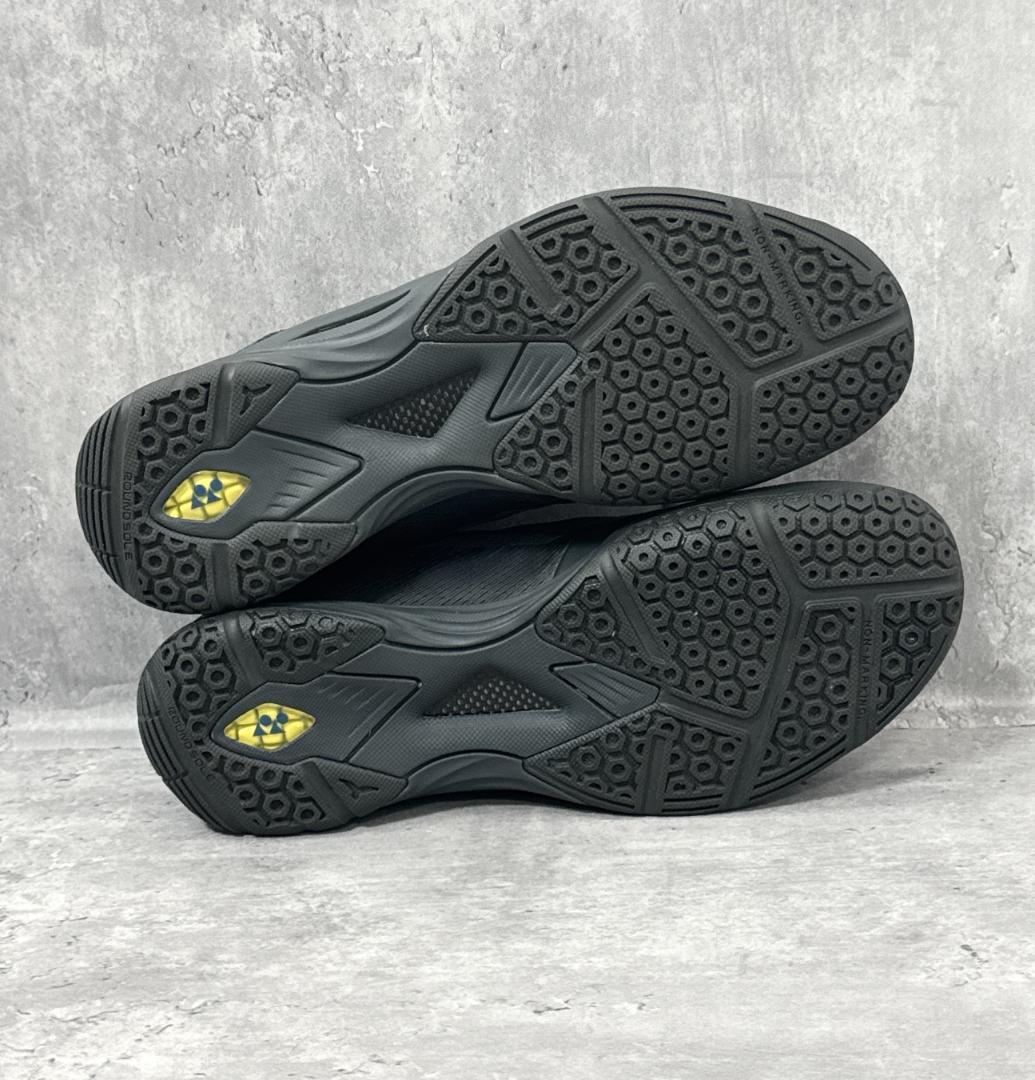 YONEX ヨネックス パワークッション エアラスZ バドミントンシューズ 中古