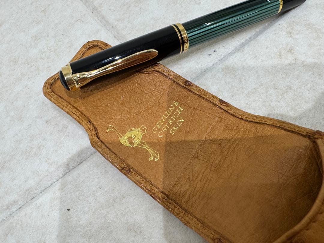 ペリカン　万年筆 緑と黒のストライプ オーストリッチ本革ケース付き