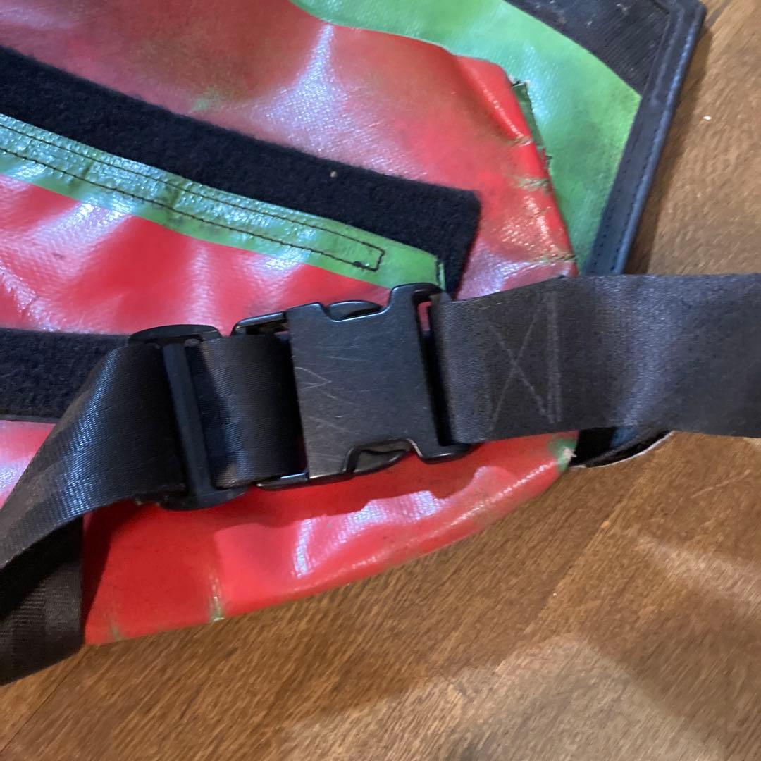 FREITAG メッセンジャーバッグ 赤・緑・黒 ナイトライダー