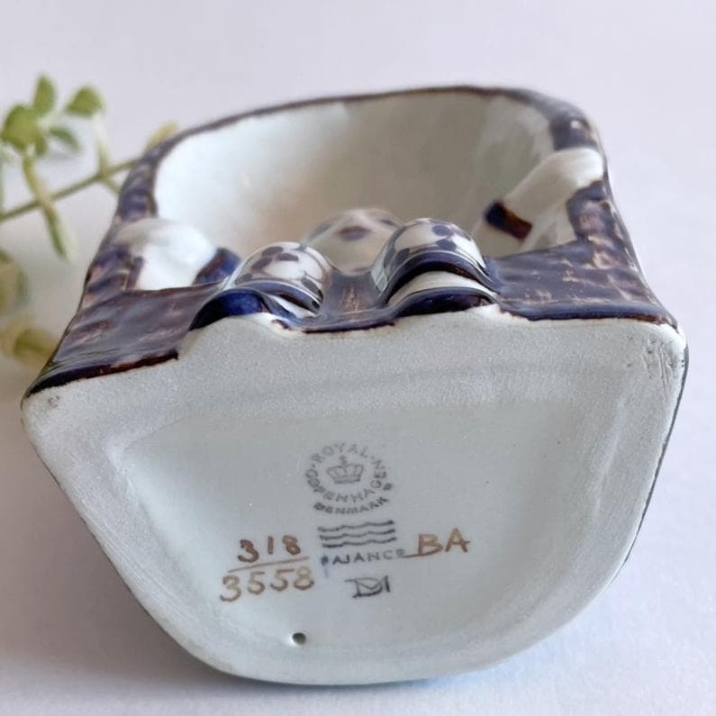 ロイヤルコペンハーゲン 子供 少年 フィギュリン ファイアンス焼