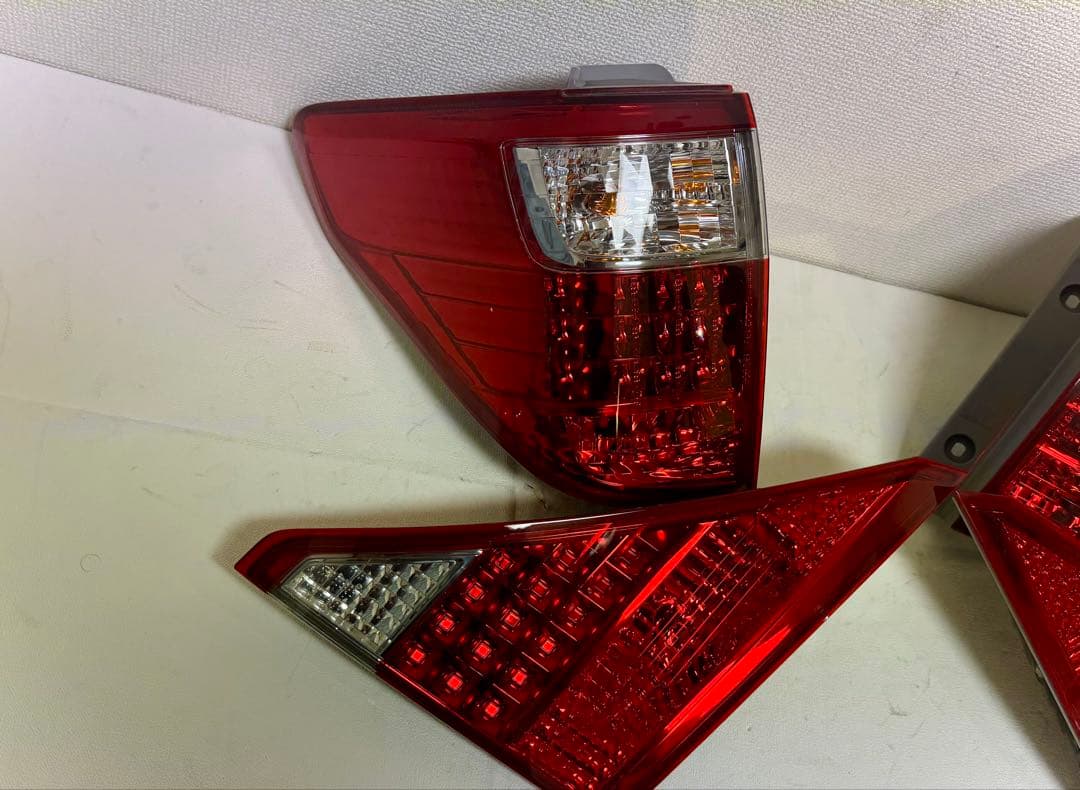 アルファード 20系 テールランプセット KOITO 58-27 58-31