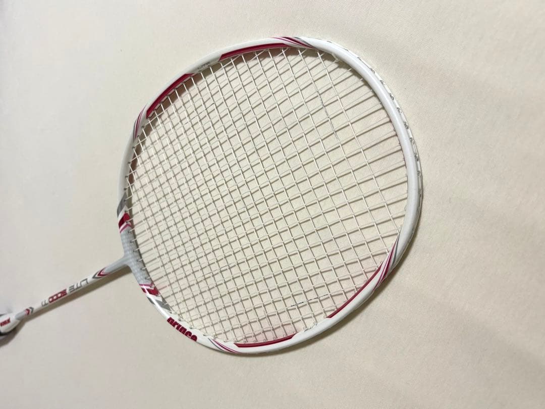 Prince バドミントンラケット ケース、ガット、グリップ付き