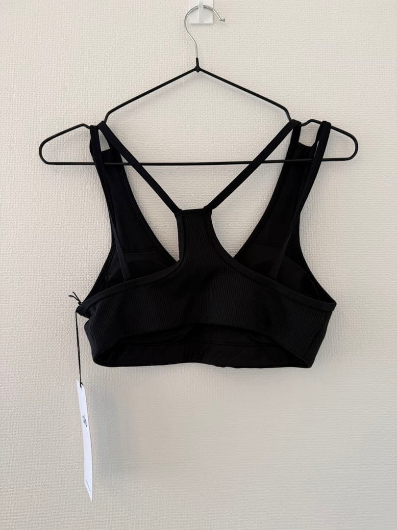 ヨガ・ピラティス alo Airlift Ribbed Jump Start V-Neck Bra