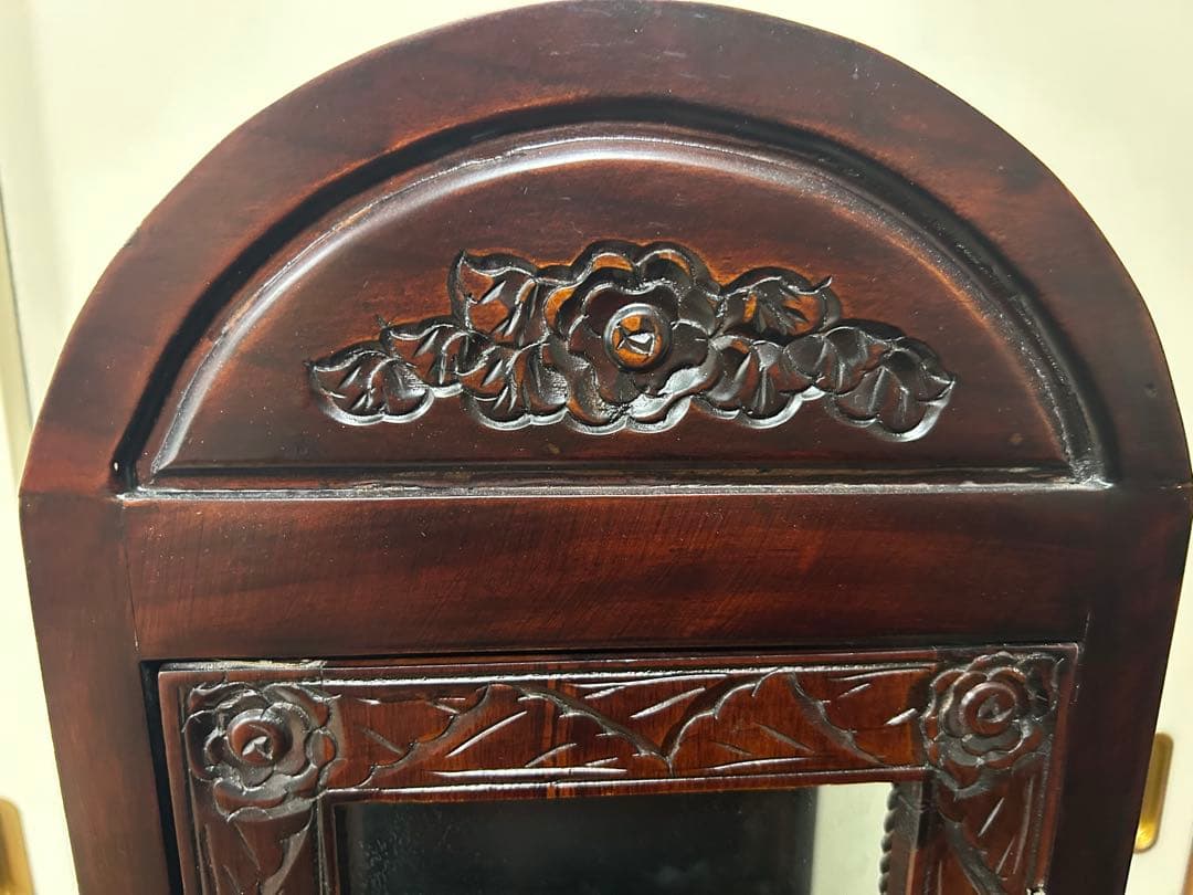 ダークブラウン ガラスキャビネット