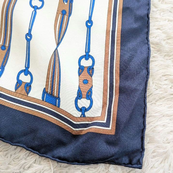 希少　マニプリ　シルク100%　ベルトチェーンパターンスカーフ バンダナ　日本製