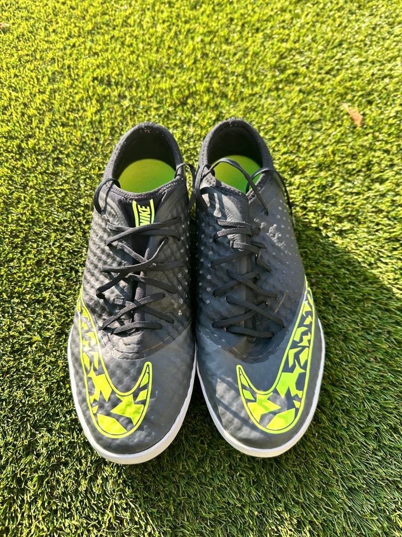 ナイキ エラスティコ フィナーレ III TF（ブラック×蛍光イエロー）