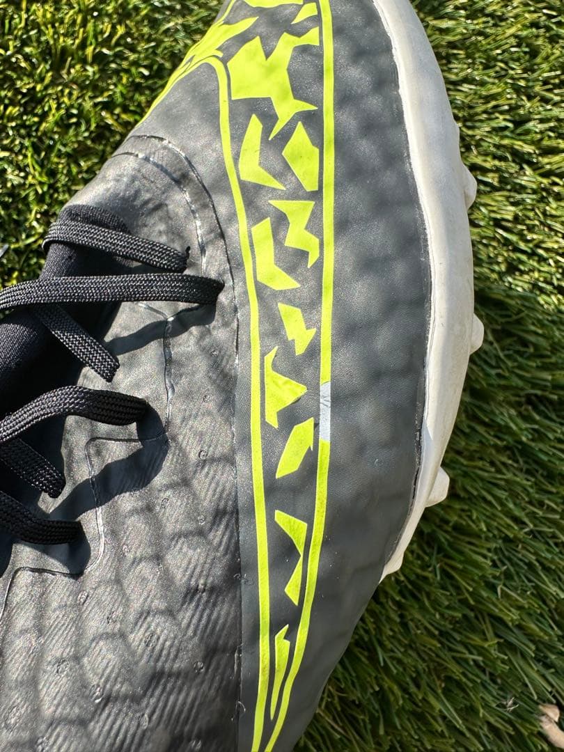 ナイキ エラスティコ フィナーレ III TF（ブラック×蛍光イエロー）