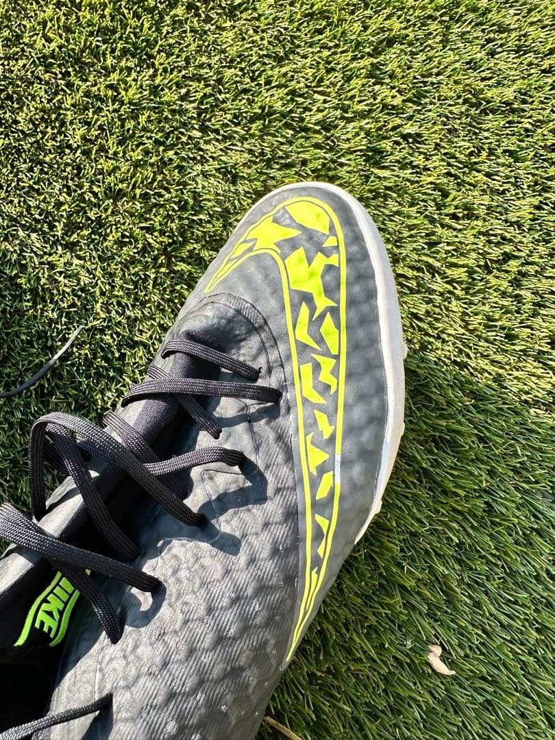 ナイキ エラスティコ フィナーレ III TF（ブラック×蛍光イエロー）