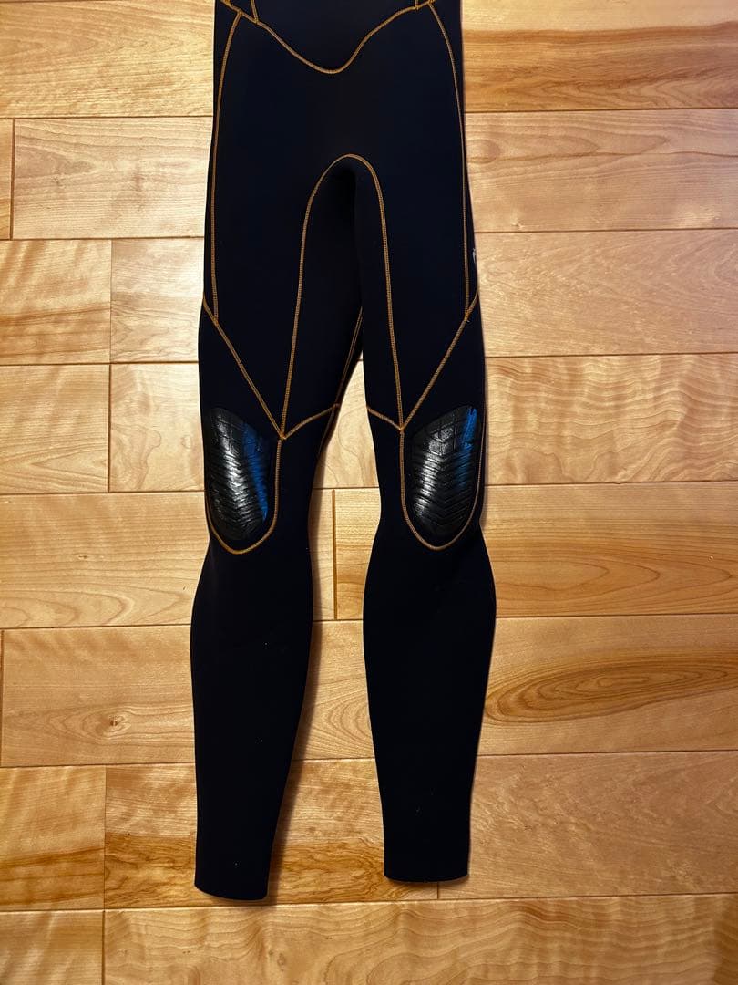 BILLABONG　Athlete ウェットスーツ 黒金デザイン