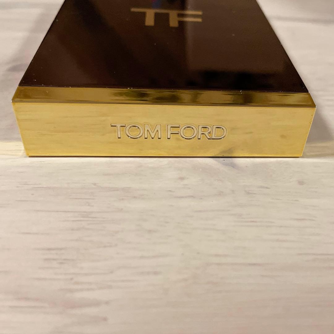 【未使用に近い】TOM FORD 39C バイオレットサテン