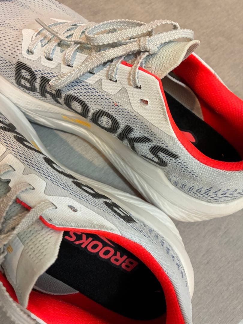 ブルックス　ハイペリオンマックス2/BROOKS Hyperion Max2