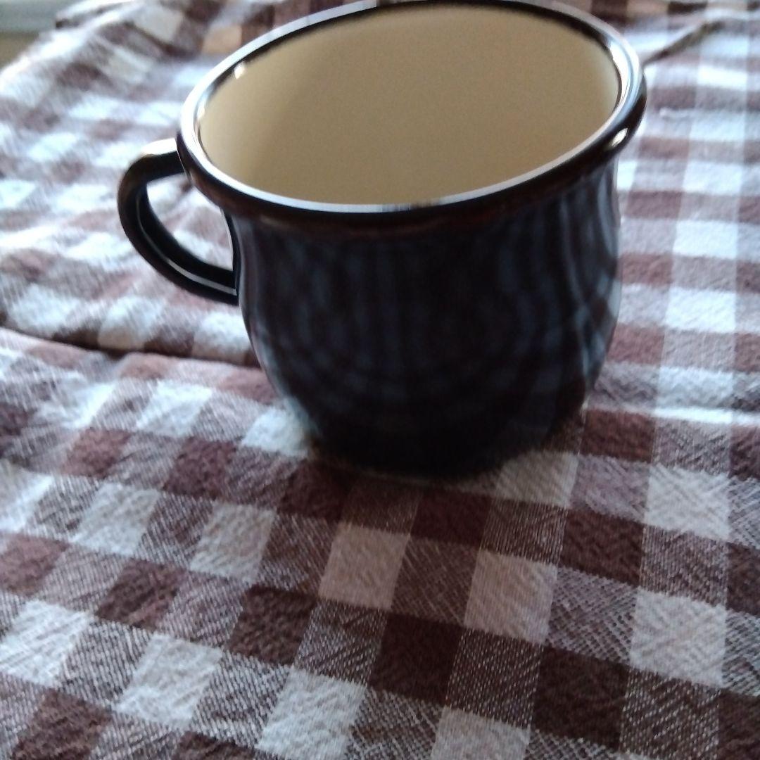 エマリアオルクシュ　emalia oLkusu マグカップ