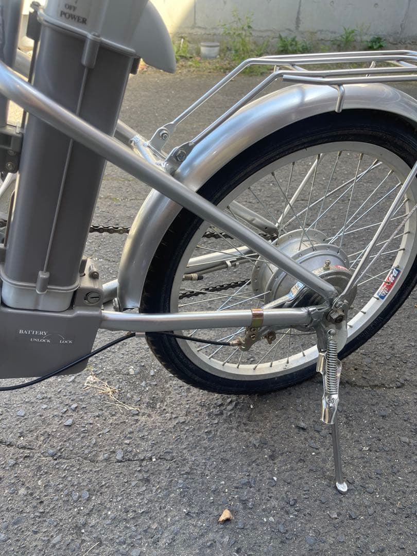 折りたたみ電動アシスト機能付きの自転車