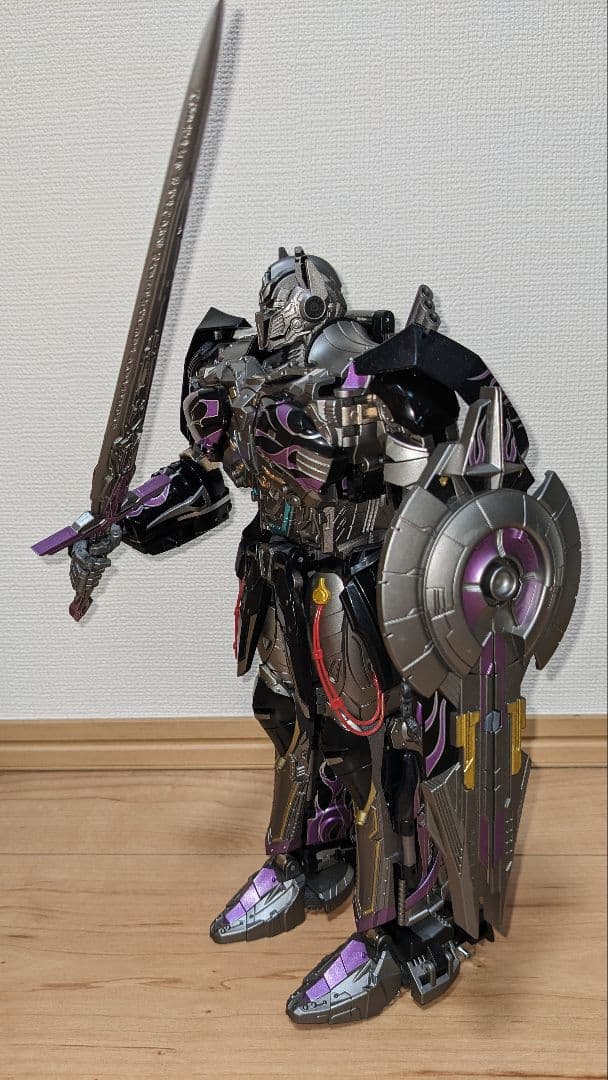 非正規トランスフォーマー　オプティマスっぽい人