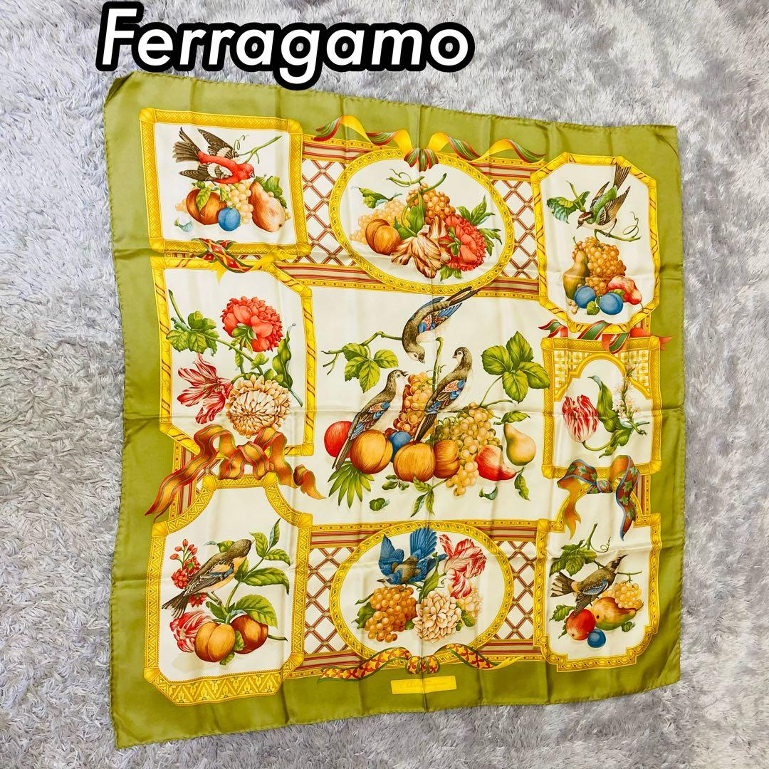 サルヴァトーレフェラガモ　Salvatore Ferragamo シルクスカーフ