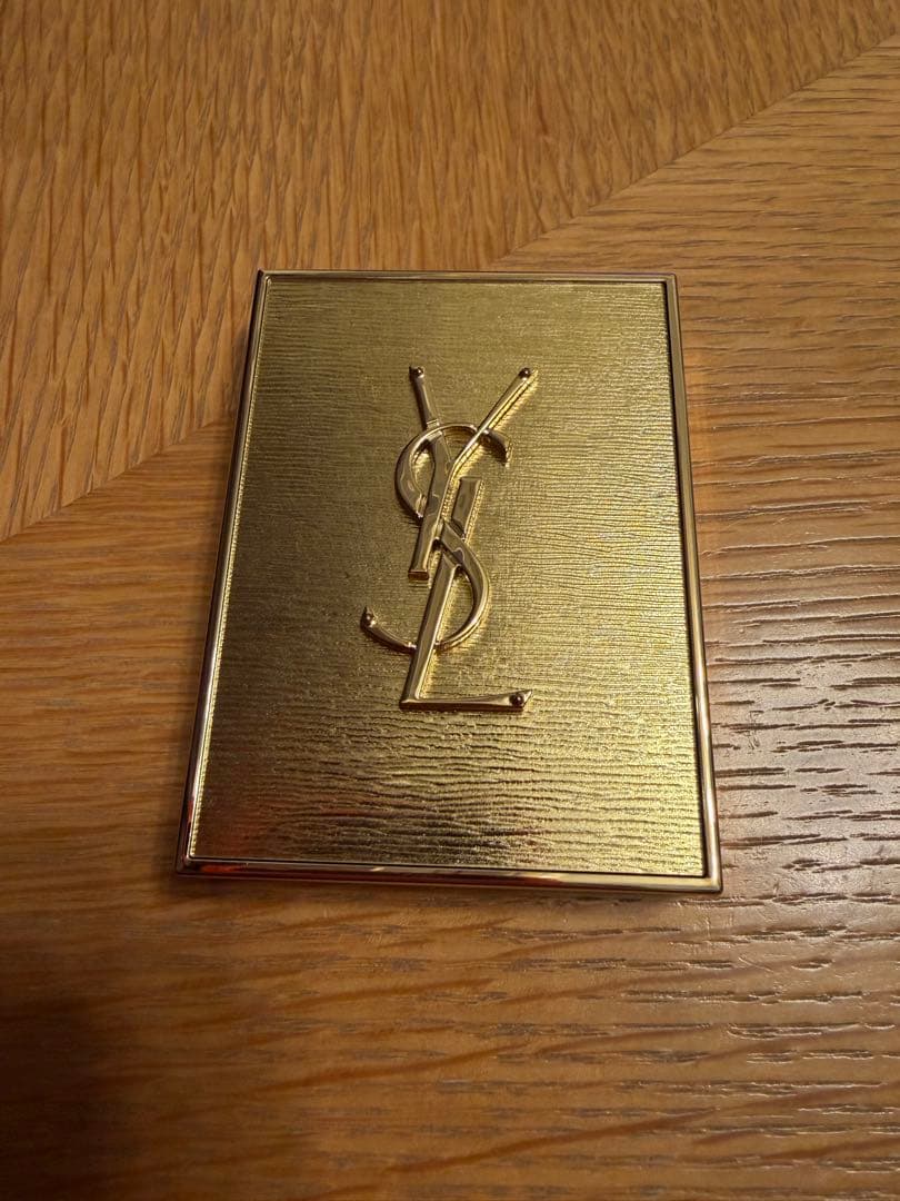 ホリデー限定品 イヴ・サンローラン クチュールミニクラッチ025