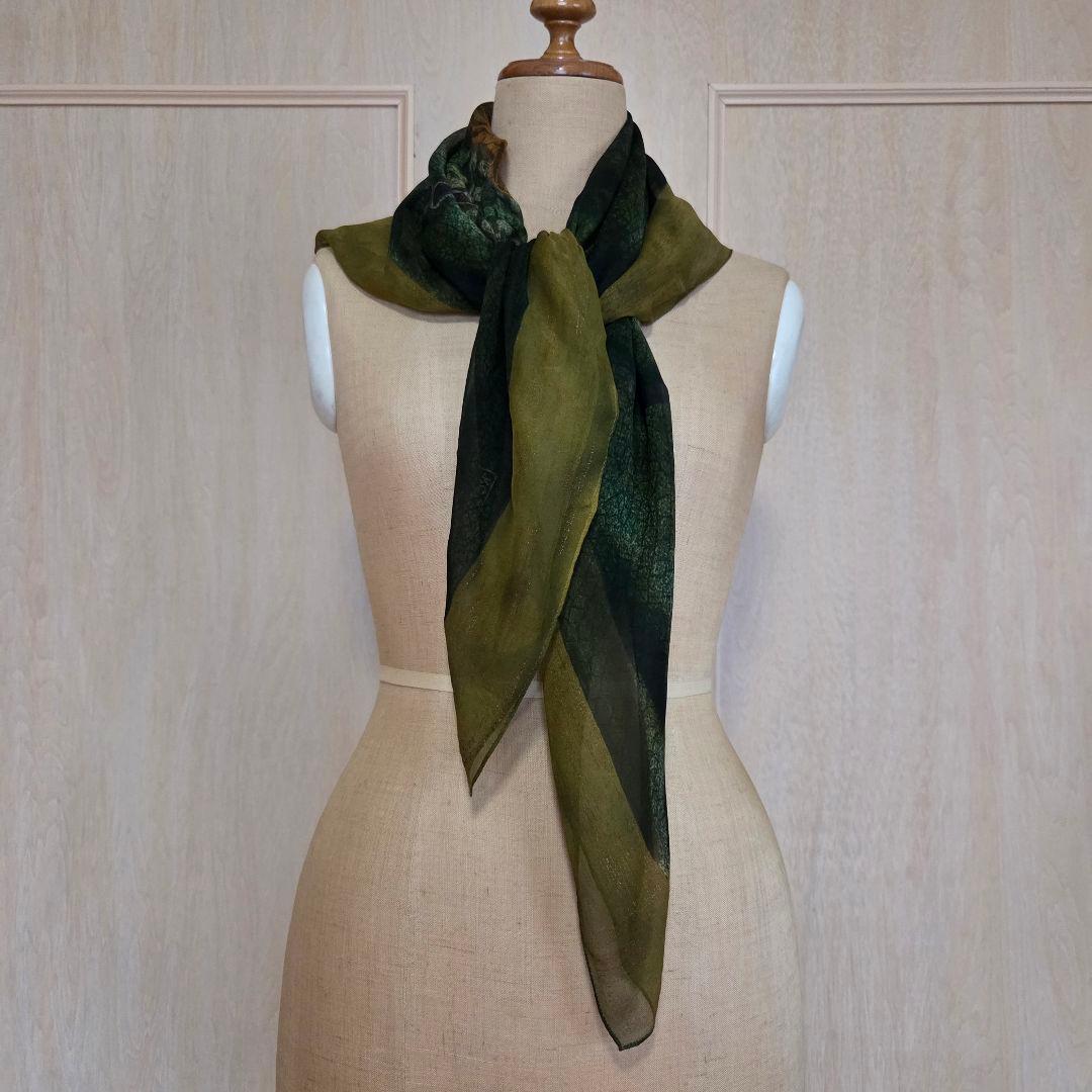 ロメオ・ジリ　シルクシフォン スカーフ グリーン系 女性デザイン