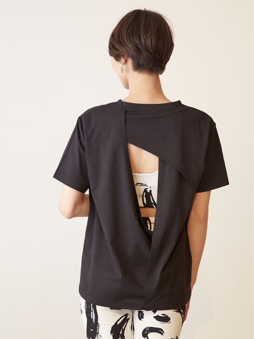 エミヨガ新品紙タグ付き2点セット❗️ボタニカル柄レギンス&バックデザインロゴTEE