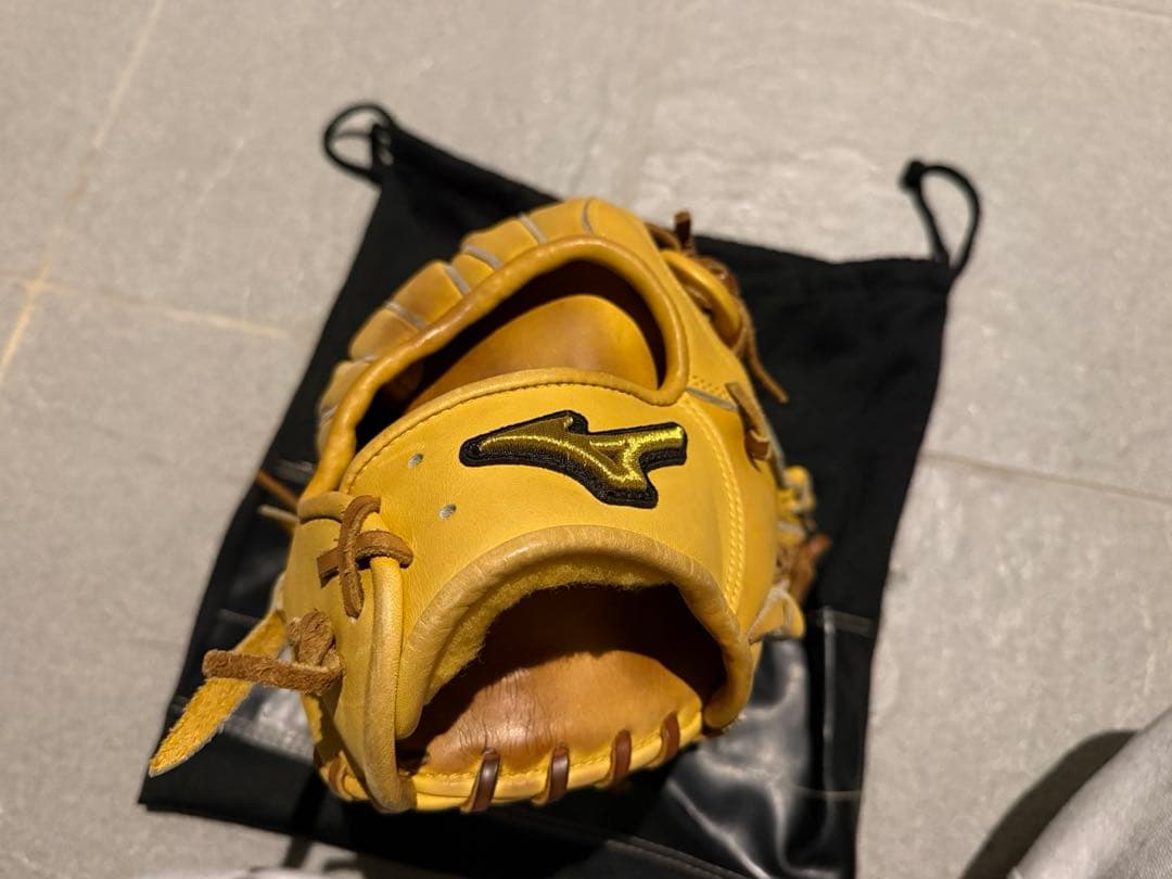 Mizuno Pro 硬式グローブ イエロー 収納袋付き