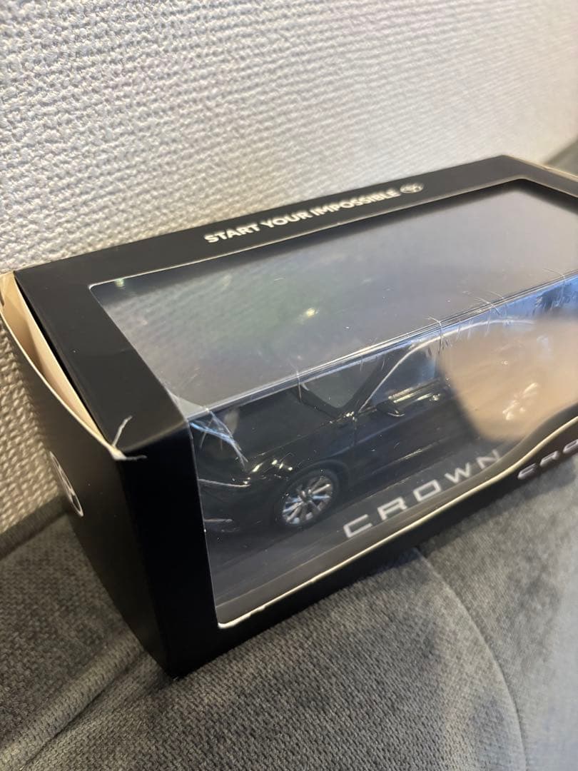 TOYOTA CROWNトヨタクラウンミニカー1/30ダイキャスト製非売品