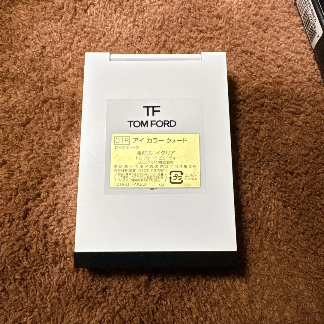 トムフォード アイカラークォード 01R ローズティーズ