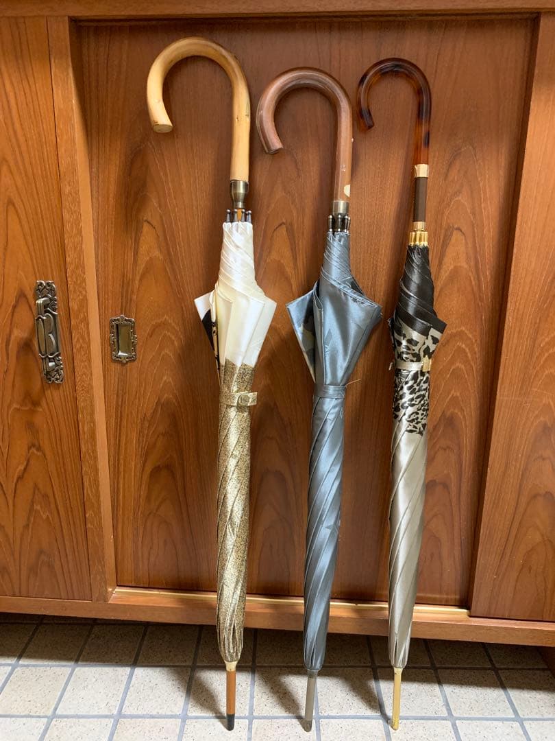 KofKRIZIAヒョウ柄シルバーブラウン雨傘大判長傘オーロラ猫科豹柄ゴールド骨