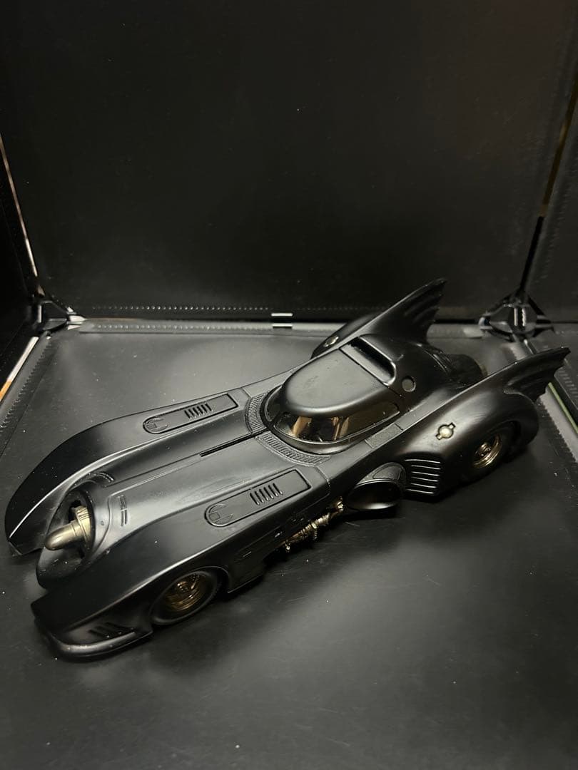 Hot Wheels バットモービル 1/18スケール　2台セット　バットマン