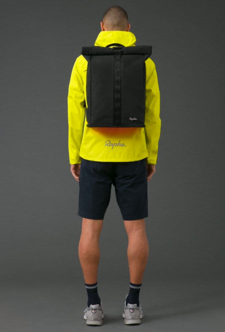 ひ*ろ様 ワンオーナー 正規品 Rapha ラファ ロールトップバックパック 黒