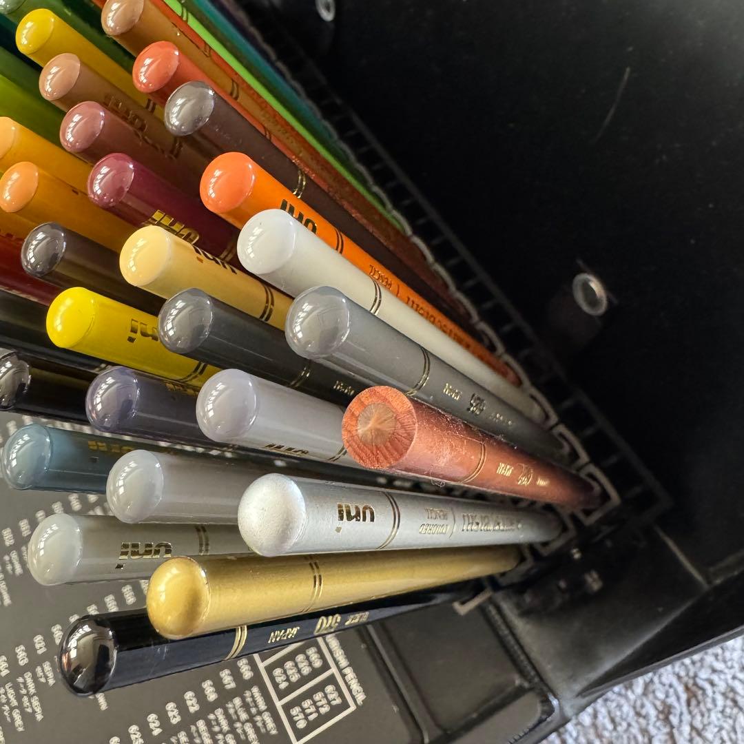 美品【uni 色鉛筆 100本セット】 シルバーケース