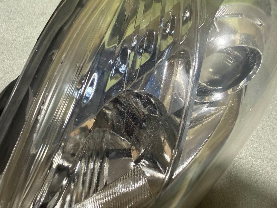 30プリウス 前期 S ヘッドライト 研磨後クリア塗装済