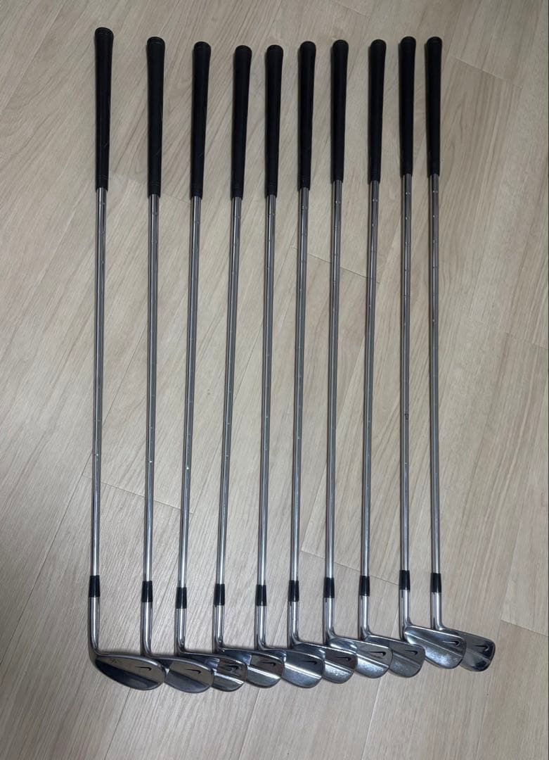 ギ*ー様 Nike ゴルフクラブセット カモフラージュバッグ