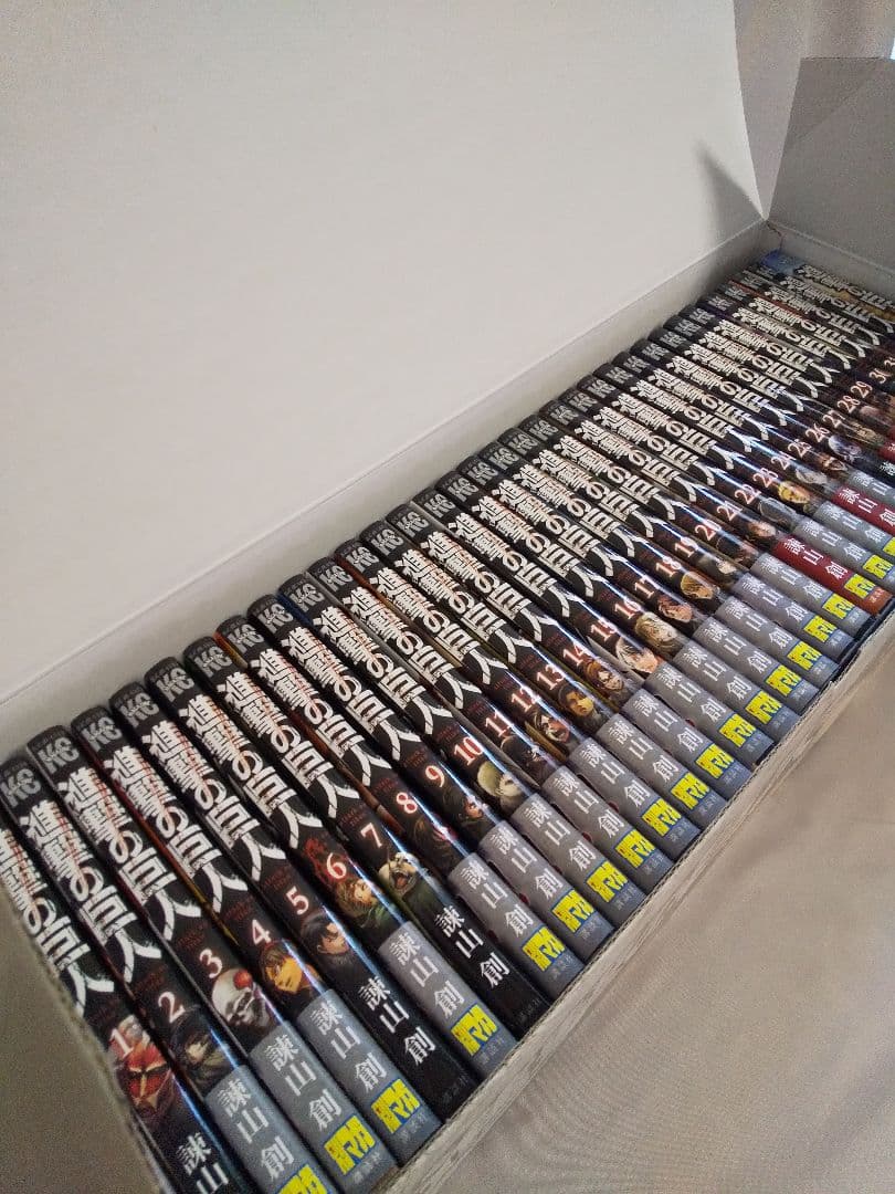 帯付26冊　進撃の巨人全巻 収納BOXケース箱付・関連本・セット