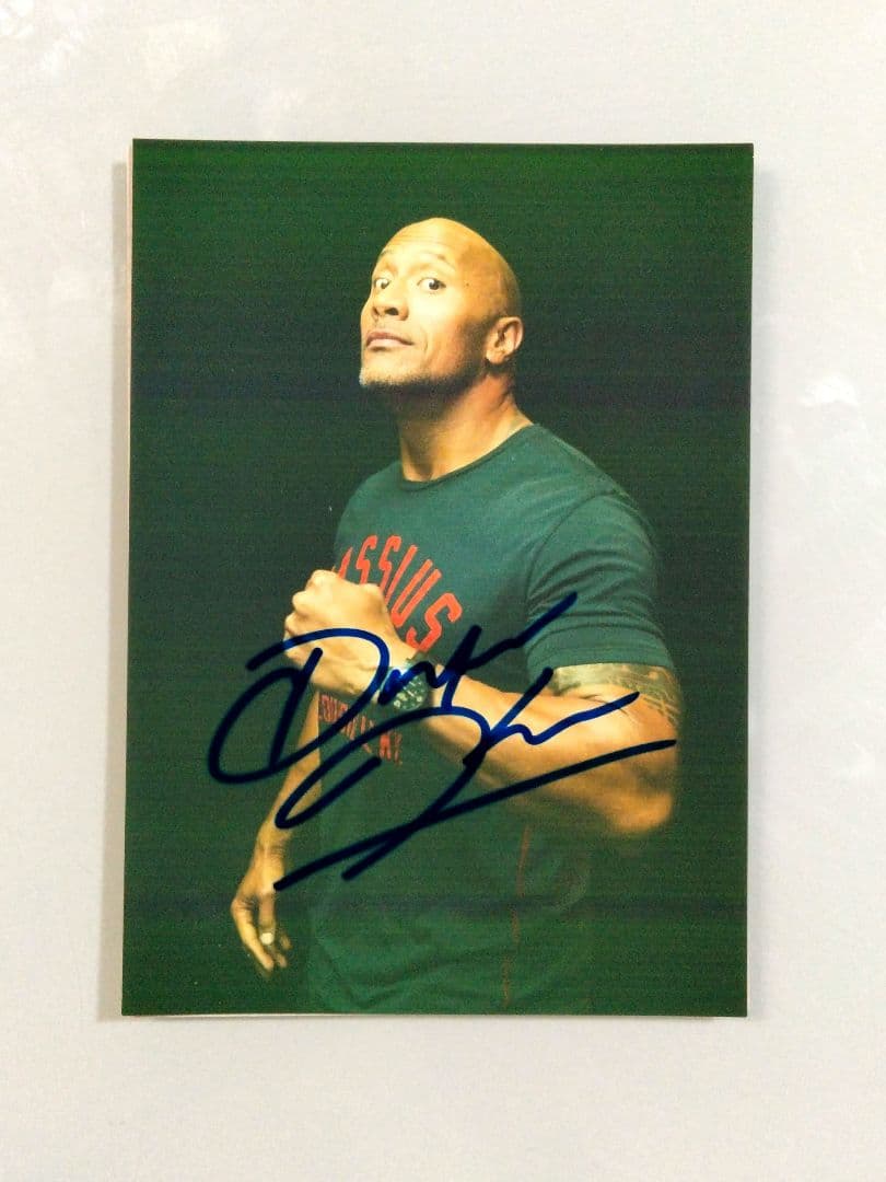 Definition…ドウェイン・ジョンソン直筆サイン入り2Lサイズ写真…