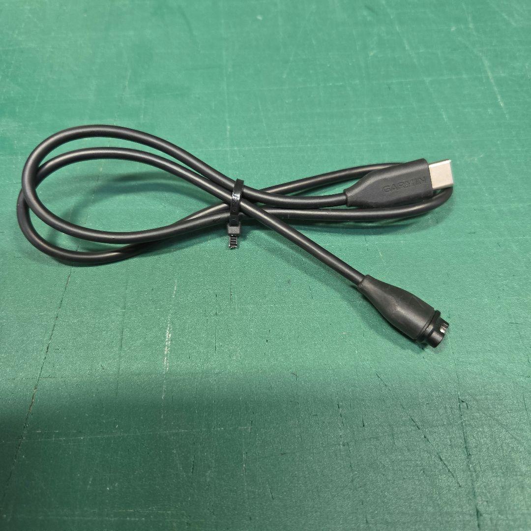 Garmin Approach S70 GPSナビ 本体と充電スタンド