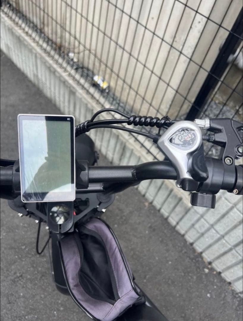 ブラック電動アシスト自転車 スポーツタイプ