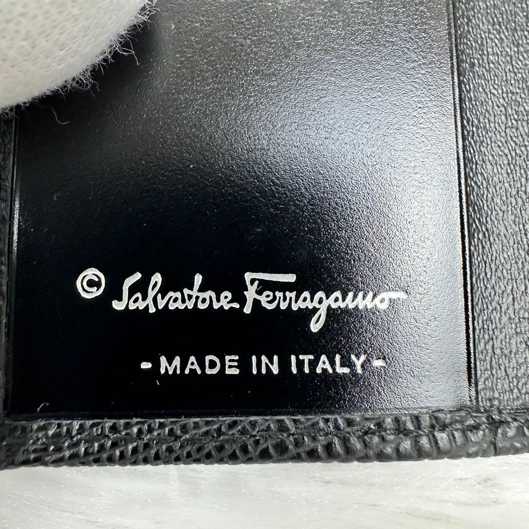 【極美品】Salvatore Ferragamo フェラガモ　6連キーケース