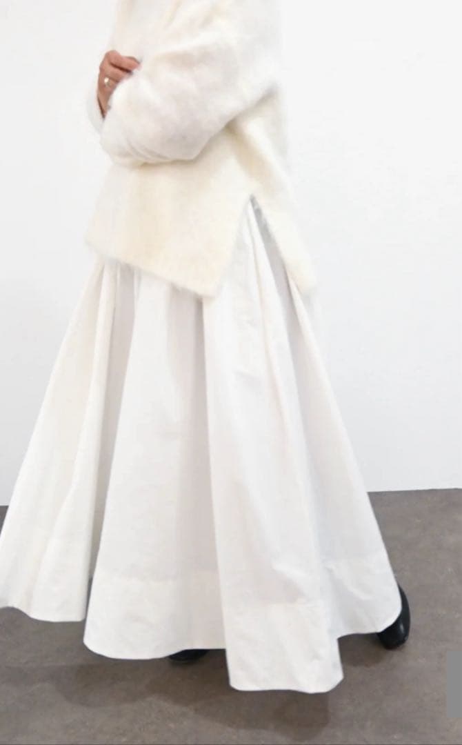 Shikina × TORRAZZO DONNA ニット×ボリュームドレス