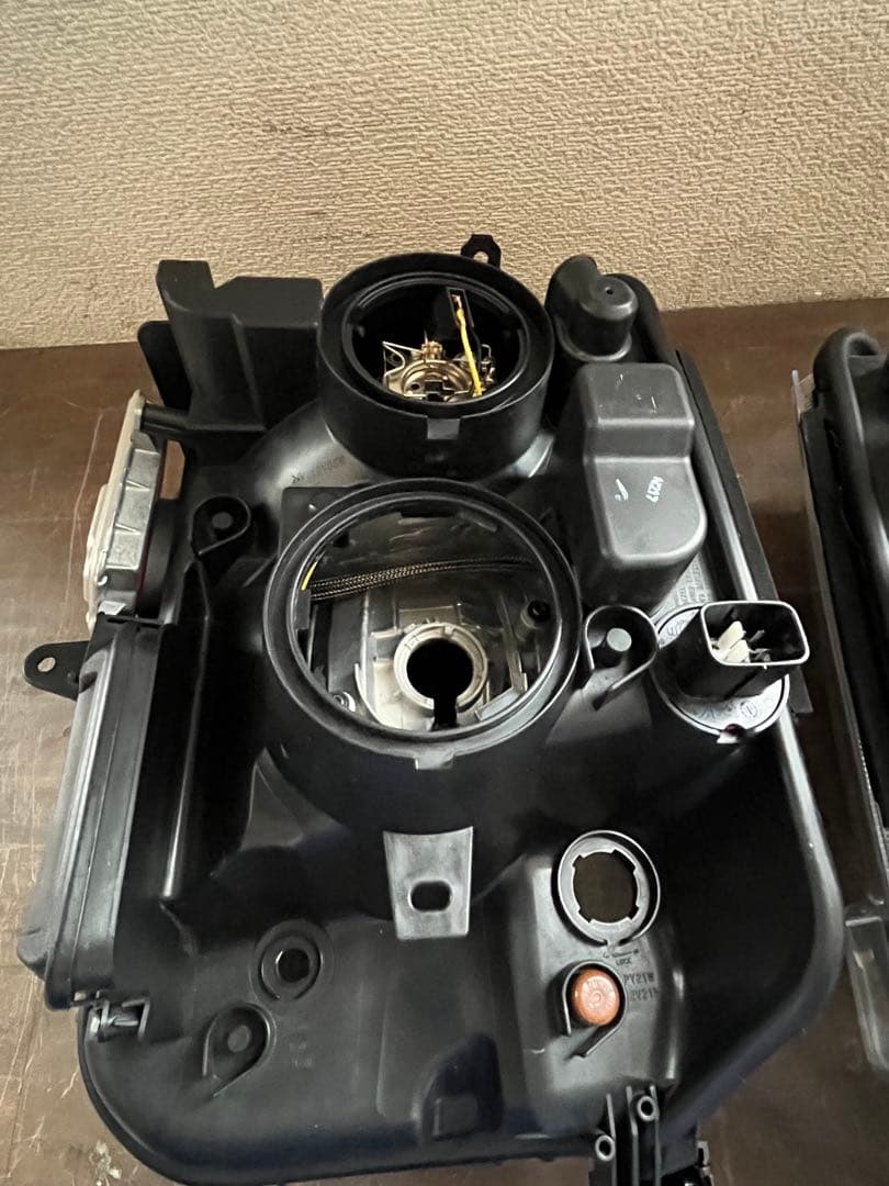 スズキ純正エブリィDA17Wの左右ヘッドライトユニットセット　中古品