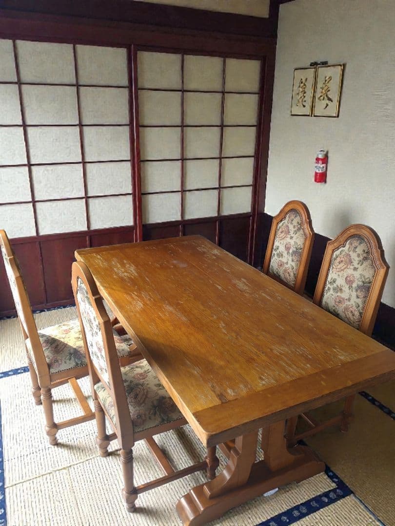 ​【英国アンティーク調】ダイニングチェア ゴブラン織 花柄 鋲打ち 木製　1/4