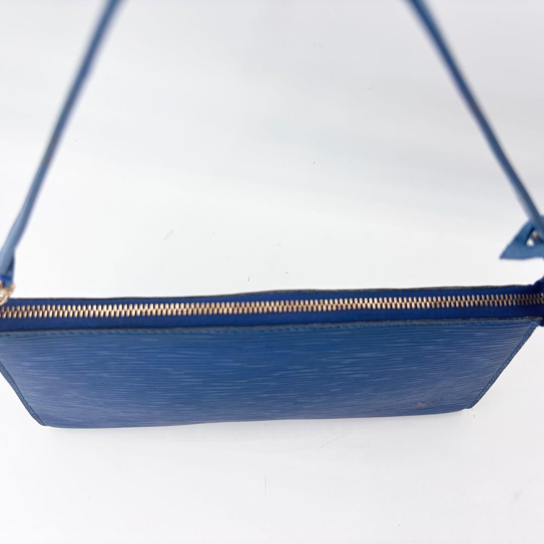 ルイヴィトン M52945 エピ ポシェット アクセソワール ポーチ ブルー