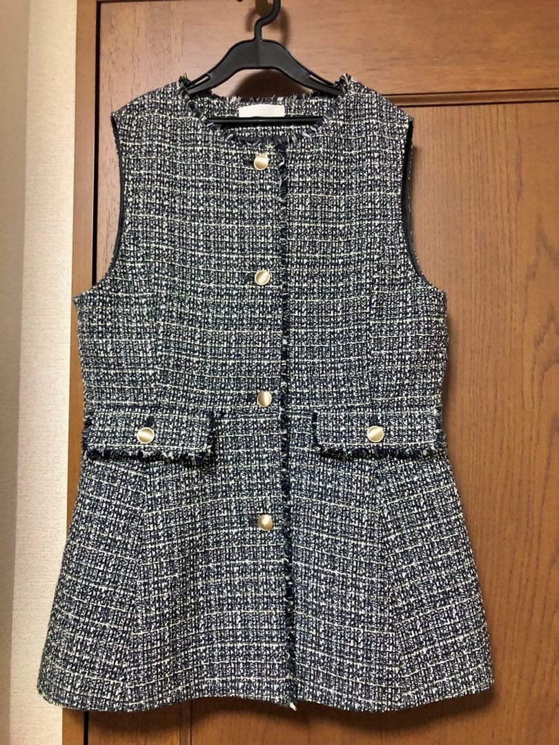 ANY SIS ファンシーツイードペプラムジレ