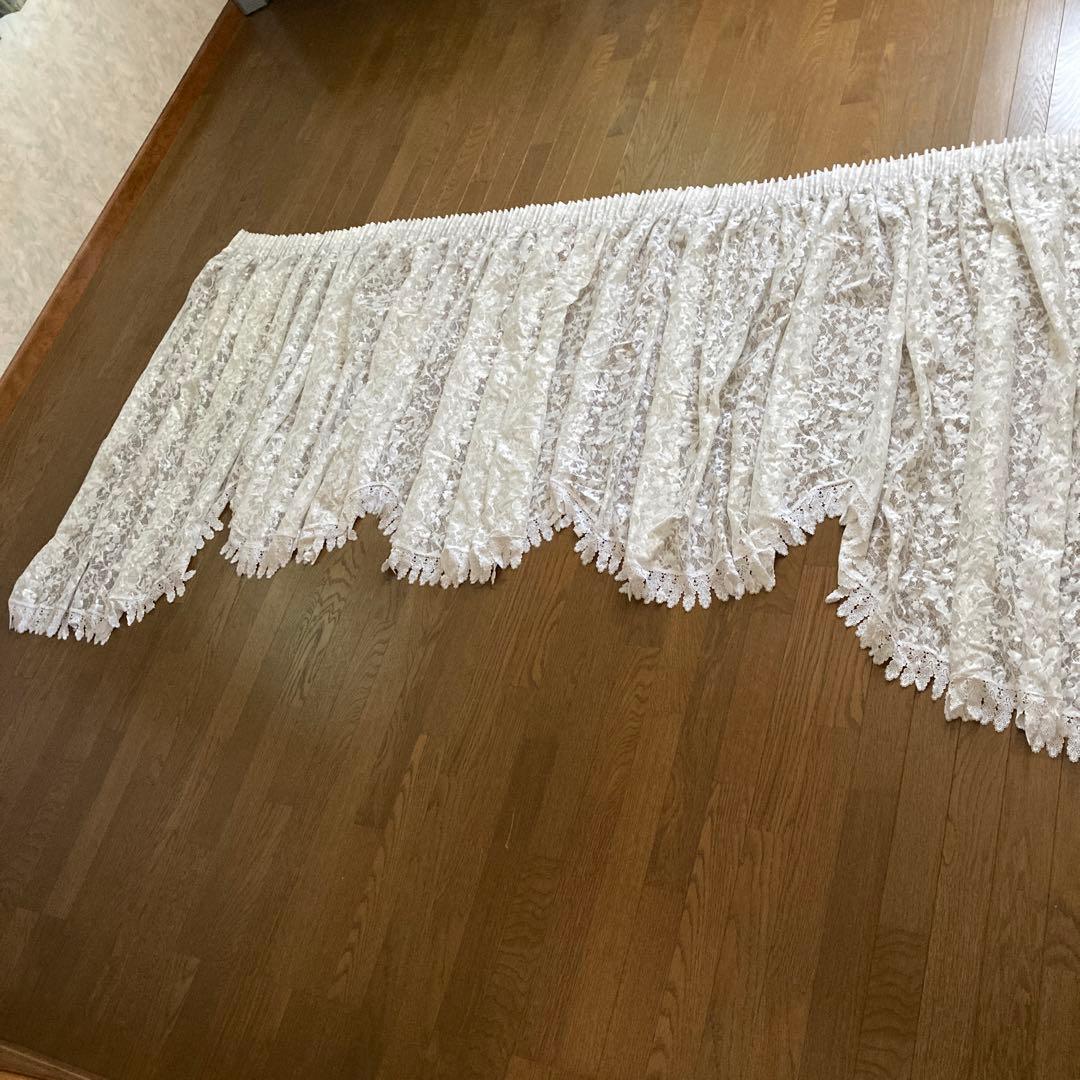 【美品】花柄ボーウインドー用レースカーテン